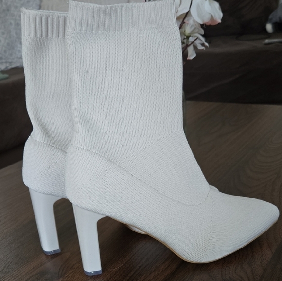 Chic Cream Women's Heeled Boots - Picture 2 of 5